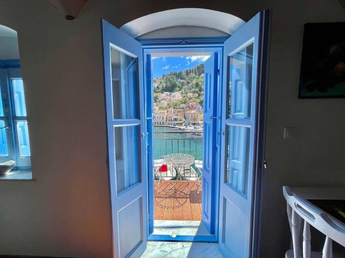 Nikolakis, Seafront - Harbor View Apartman Szími Kültér fotó